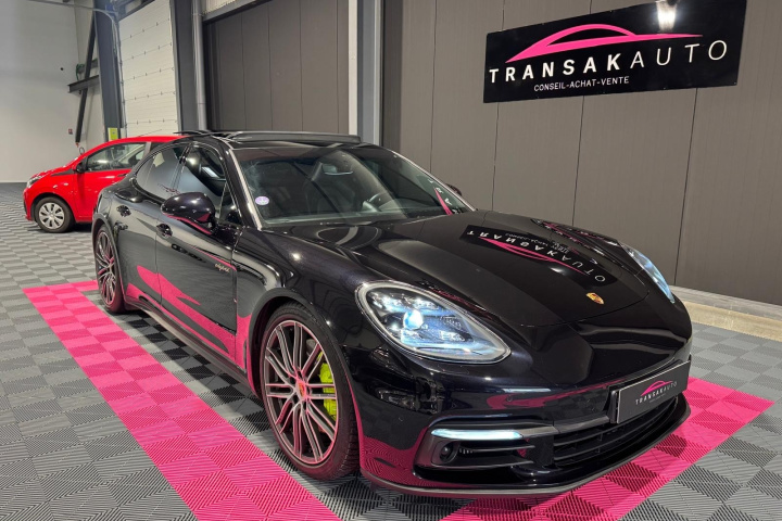 PORSCHE PANAMERA