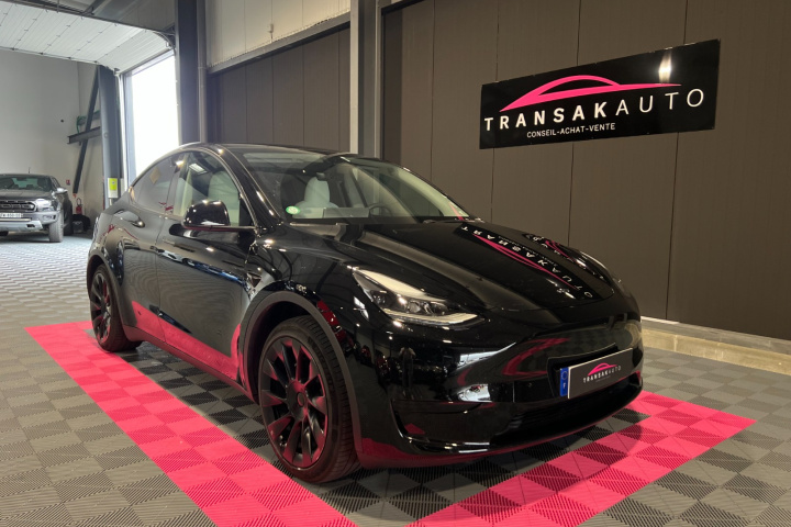 TESLA MODEL Y