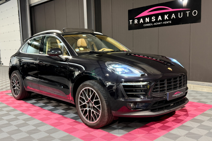 PORSCHE MACAN