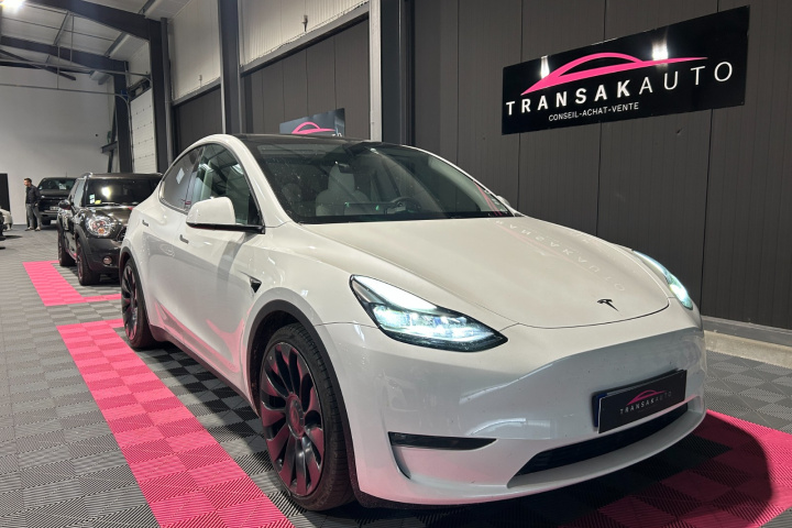 TESLA MODEL Y
