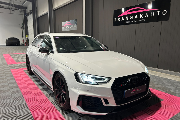 AUDI RS4 AVANT