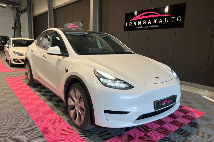 TESLA MODEL Y