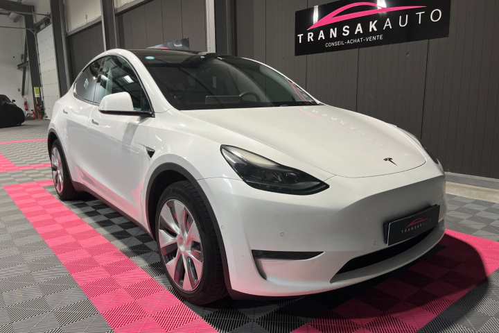 TESLA MODEL Y
