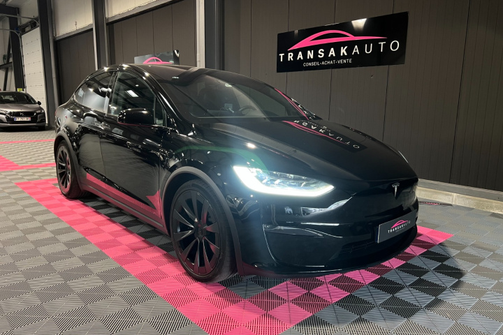 TESLA MODEL X
