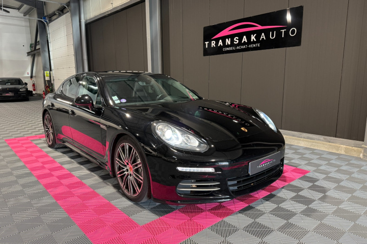 PORSCHE PANAMERA