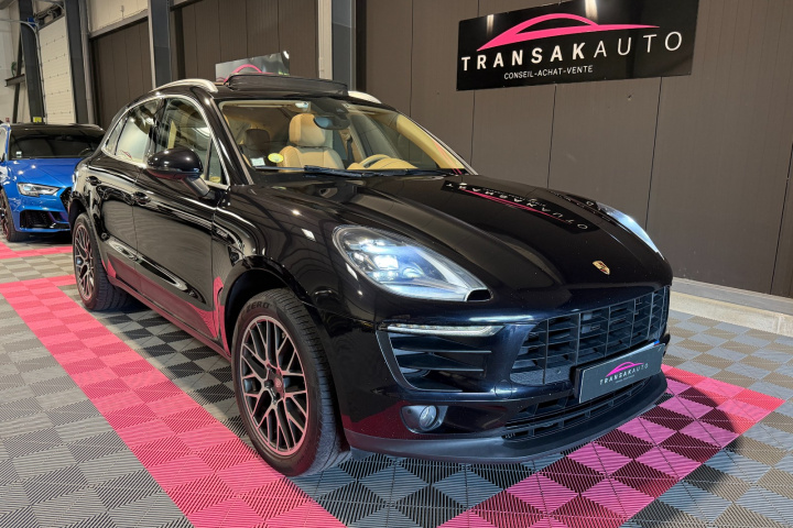 PORSCHE MACAN